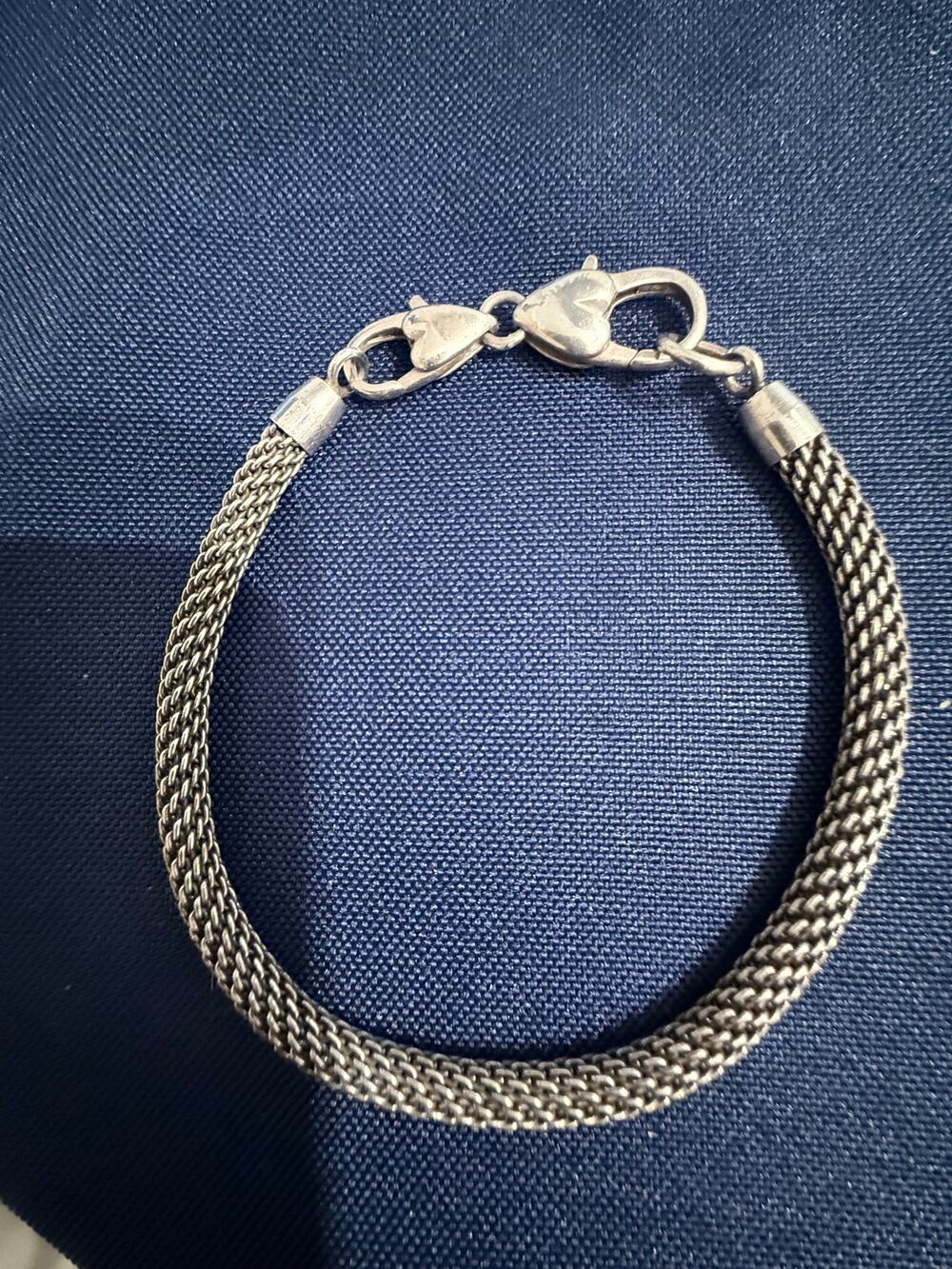 Unsigned Brighton Style Mesh Bracelet Silver Tone Size 7 3/4”